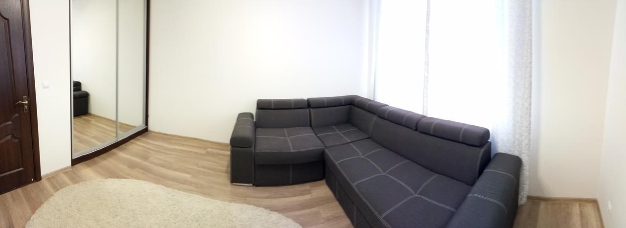 Gil Apartments, On Mynaiska 18 อุชโฮรอด ภายนอก รูปภาพ